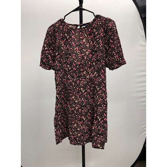 Old Navy Dresses & Skirts - Old Navy Black Floral Keyhole Back Short Sleeve Dress